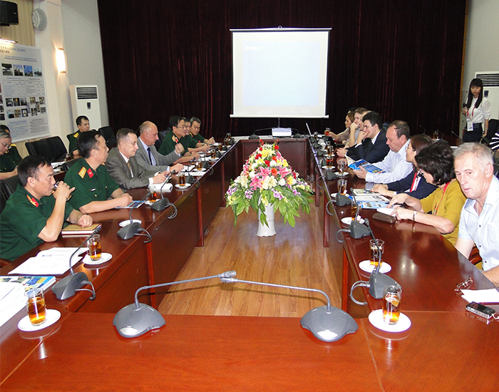 Организация круглого стола на тему «Взаимодействие вьетнамских научных центров  и российских ВУЗов  - совместные проекты».